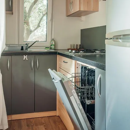 House No 4 Кемпинг *