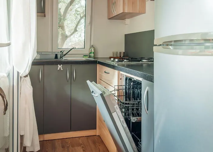 House No 4 Кемпинг *