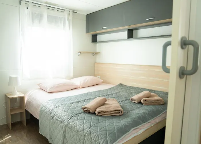 House No 4 * Пакоштане